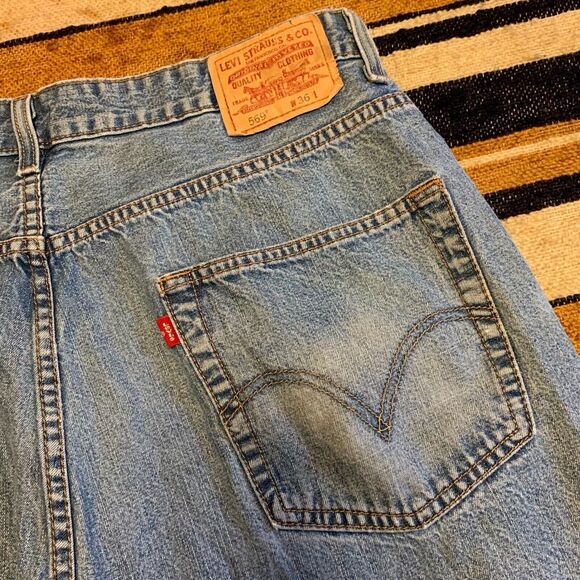 Levi's Denim Jean Shorts 569  Distressed Loose Straight Light Wash Mens 36 90s - Picture 4 of 5